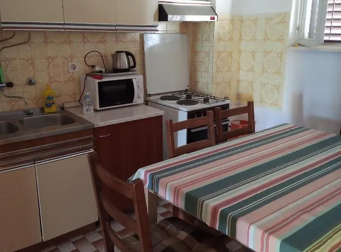 Ana-zora Appartement *