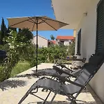 Ana-zora Appartement *