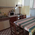 Ana-zora Apartament *