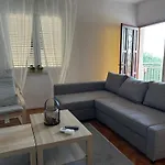 Ana-zora Appartement *