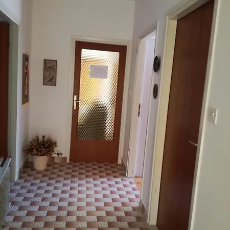 Apartman Ana-zora Apartment